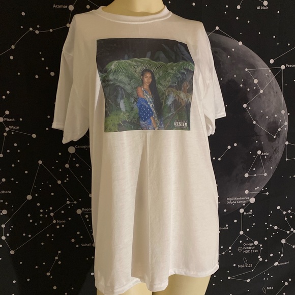 Jhene Aiko graphic tee. - Picture 3 of 4